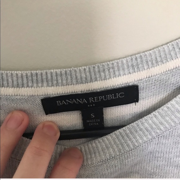 Banana Republic Factory - Gray & Cream Sweater - Picture 6 of 6